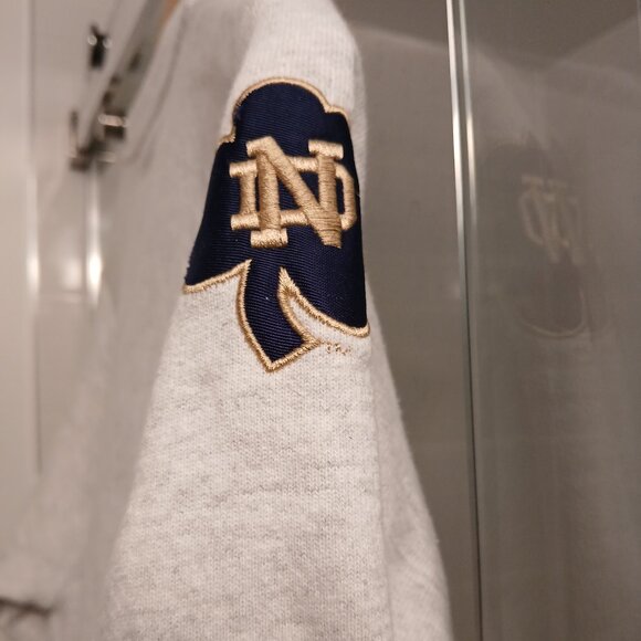 Vintage Champion Notre Dame Fighting Irish Sweatshirt - Picture 10 of 11